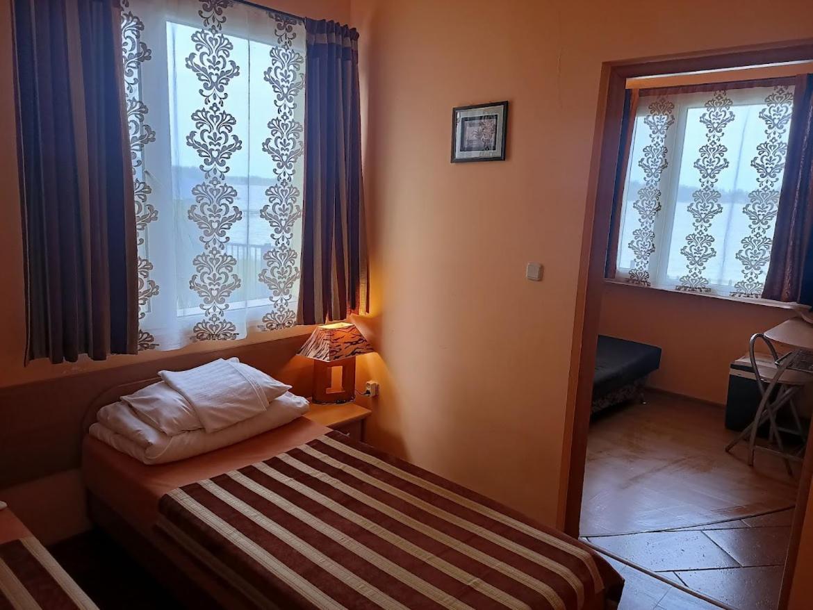 "Vanilla" Pokoje I Apartamenty Nad Brzegiem Jeziora Okuninka Kültér fotó